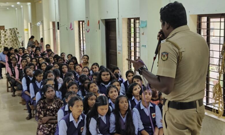 ആറന്മുള പോലീസ് ചൈൽഡ് ഫ്രണ്ട്‌ലി പോലീസ് സ്റ്റേഷൻ സ്കൂൾ സേഫ്റ്റി ഗ്രൂപ്പിന്റെ ബോധവൽക്കരണ പ്രോഗ്രാം നടത്തി