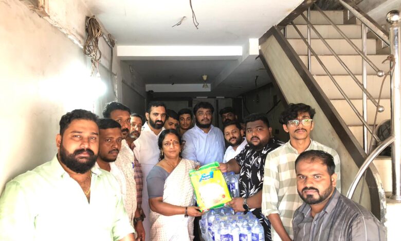 വയനാടിൻ്റെ ദുരിതമേഖല ക്യാമ്പിലേക്ക് യൂത്ത് കോൺഗ്രസിൻ്റെ കൈത്താങ്ങായി കളക്ഷൻ സെൻ്റെർ