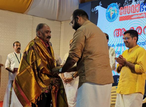 ജീവകാരുണ്യ പ്രവർത്തകൻ അനി ഇലഞ്ഞിക്കലിന് ദേശീയ സേവാഭാരതിയുടെ ആദരം