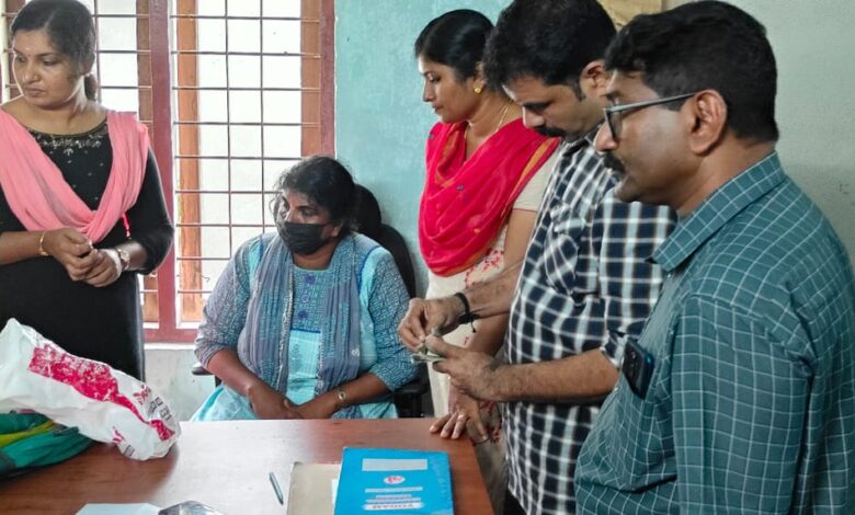 കൈക്കൂലി വാങ്ങുന്നതിനിടെ റാന്നി വെച്ചൂച്ചിറയിൽ അസിസ്റ്റന്റ് എഞ്ചിനീയർ വിജിലൻസ് പിടിയിലായി