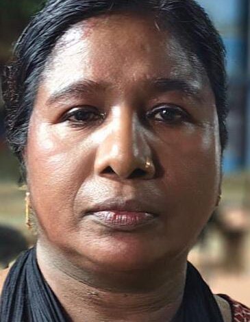 ആശുപത്രികൾ കേന്ദ്രീകരിച്ച് രോഗികളുടെ പണം കവരുന്ന സ്ഥിരം മോഷ്ടാവായ സ്ത്രീ കോന്നി പോലീസിന്റെ പിടിയിലായി