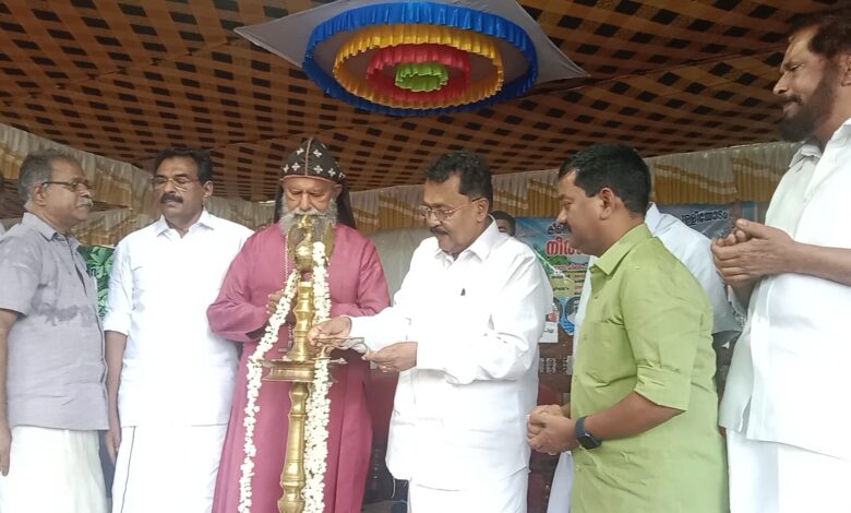 കീക്കൊഴൂർ വയലത്തലപുത്തൻപള്ളിയോടംനീരണിയൽ കർമ്മം ഗോവാ ഗവർണ്ണർ, അഡ്വ.പി. എസ് ശ്രീധരൻപിളള നിർവ്വഹിച്ചു