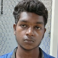 സ്കൂളിൽ അതിക്രമിച്ചുകടന്ന്, ക്ലാസ് മുറിയും മറ്റും അടിച്ചു തകർത്തു പൊതുമുതൽ നശിപ്പിച്ച കേസിൽ മുൻ വിദ്യാർഥിക്ക് ഒരു വർഷം തടവും പതിനായിരം രൂപ പിഴയും കോടതി ശിക്ഷവിധിച്ചു