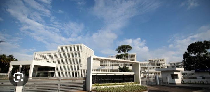 ഐ ഐ ഐ സി യിലെ പരിശീലനങ്ങള്‍ക്ക്  സ്‌കോളര്‍ഷിപ്