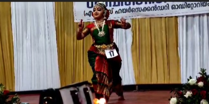 റാന്നി എം എസ് സ്കൂളിൽ നടക്കുന്ന സബ്ജില്ലാസ്കൂൾകലോത്സവത്തിൽ റാന്നി പുതുശ്ശേരിമല ഗവ. യു പി സ്കൂളിലെ ദക്ഷഹരി അവതരിപ്പിച്ച ഭരതനാട്യം
