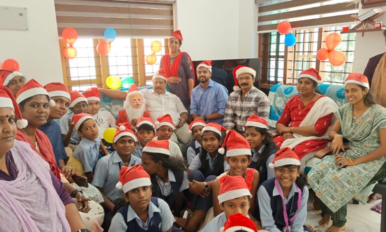 ക്രിസ്മസ് ചങ്ങാതിക്കൂട്ടമെത്തി. ആരോണിൻ്റെ വീട്ടിൽ ആഘോഷത്തിമിർപ്പ്