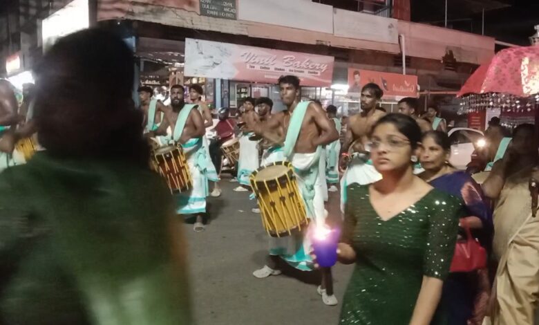 റാന്നിവലിയപള്ളി പെരുനാളിനോടനുബന്ധിച്ച് എം എസ് ഹയർ സെക്കണ്ടറി സ്കൂൾപടിയിൽ നിന്നും വലിയപള്ളിയിലേക്കുളള റാസ