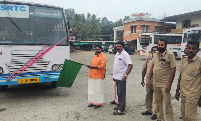 അടൂര്‍ – ദേശകല്ലുംമൂട് കെ.എസ്.ആര്‍.ടി.സി ബസ് സര്‍വീസ് ഡെ.സ്പീക്കർ ചിറ്റയം ഗോപകുമാര്‍ ഫ്‌ളാഗ് ഓഫ് ചെയ്തു