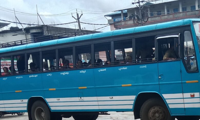 സ്വകാര്യ ബസുകളിലെ ഡ്രൈവര്‍, കണ്ടക്ടര്‍മാര്‍ക്ക് പൊലിസ് ക്ലിയറന്‍സ് സര്‍ട്ടിഫിക്കറ്റ് നിര്‍ബന്ധമാക്കി