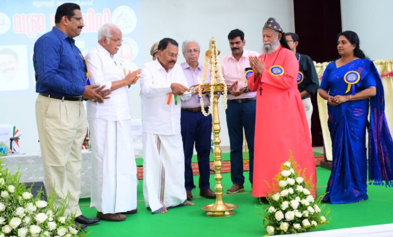 സമഗ്രതയിലൂന്നിയ ആത്മീയതയാണ് ഭാരതം ലോകത്തിന് നല്കിയ ഏറ്റവും വലിയ സംഭാവനയെന്ന്  പി എസ് ശ്രീധരൻ പിള്ള