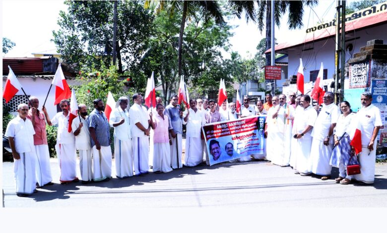 കേരളാ കോൺഗ്രസ്സ് റാന്നി നിയോജകമണ്ഡലം കമ്മിറ്റി സർക്കാരിൻ്റെ ജനവിരുദ്ധ നയങ്ങൾക്കെതിരെ റാന്നി സിവിൽ സ്റ്റേഷനുമുമ്പിൽനടന്ന ധർണ്ണ നടത്തി