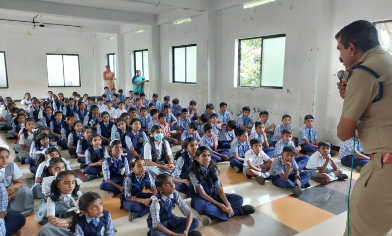 വിദ്യാർത്ഥികൾക്കുള്ള പോലീസിന്റെ ബോധവൽക്കരണപരിപാടികൾക്ക് വൻ സ്വീകാര്യത