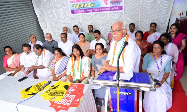 അടിസ്ഥാനവിഭാഗത്തിൽപ്പെട്ടവരെയും, തൊഴിലാളികളെയും പൂർണ്ണമായും അവഗണിച്ച സർക്കാരാണ് കേരളം ഭരിക്കുന്നതെന്ന് പ്രൊഫ. പി. ജെ. കുര്യൻ