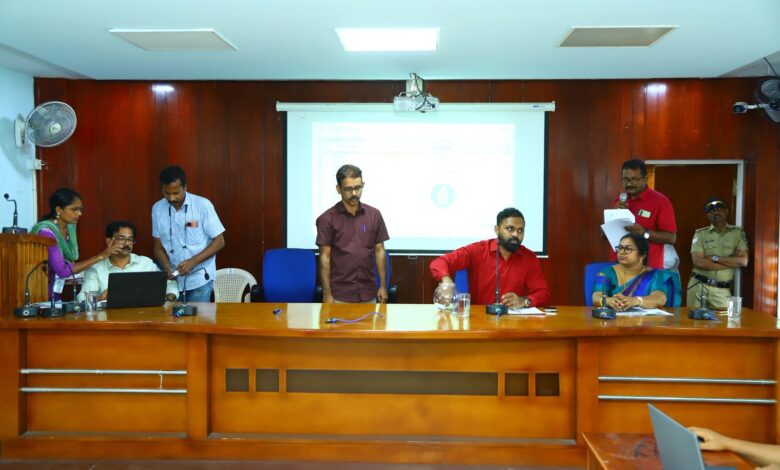 മല്ലപ്പള്ളി കോന്നി ബ്ലോക്കുകളില്‍ ഉള്‍പ്പെട്ട ഗ്രാമപഞ്ചായത്തുകളിലെ സംവരണ വാര്‍ഡുകളുടെ നറുക്കെടുപ്പ്  കലക്ടര്‍ എസ്. പ്രേം കൃഷ്ണന്‍ നറുക്കെടുത്തു