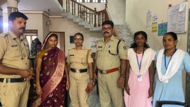 വഴി തെറ്റി അലഞ്ഞ ബീഹാർ സ്വദേശിക്കു കൈത്താങ്ങായി പന്തളം ജനമൈത്രി പോലീസ്