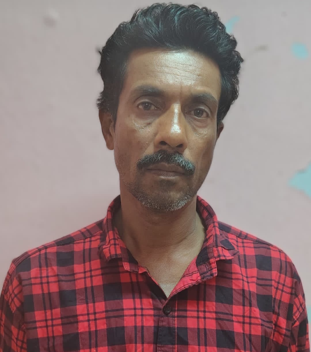 പോലീസിനെ കബളിപ്പിച്ച്  മുങ്ങിയ പ്രതി വർഷങ്ങൾക്ക് ശേഷം പിടിയിലായി