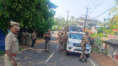 ജില്ലായിലാകെ കേന്ദ്ര സായുധപോലീസ് സേനയുമായിച്ചേർന്ന് റൂട്ട് മാർച്ച് നടത്തി പോലീസ് :